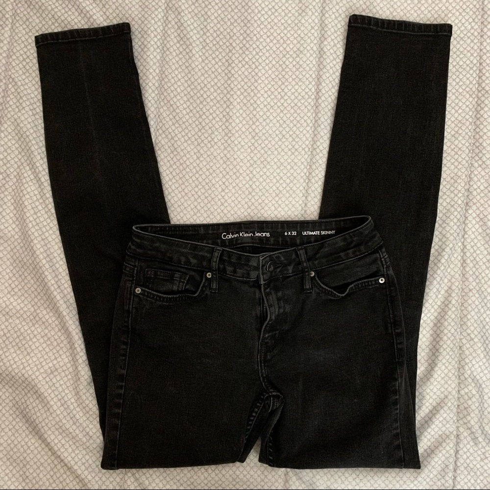 Women’s size 6 x 32 black Calvin Klein Jeans